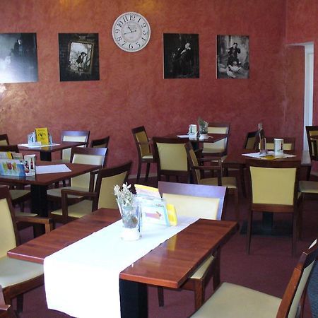 Hotel Slavia Tabor Luaran gambar