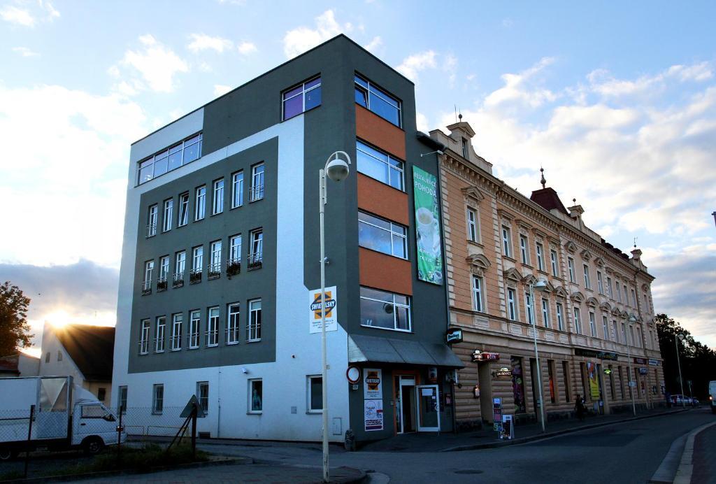 Hotel Slavia Tabor Luaran gambar